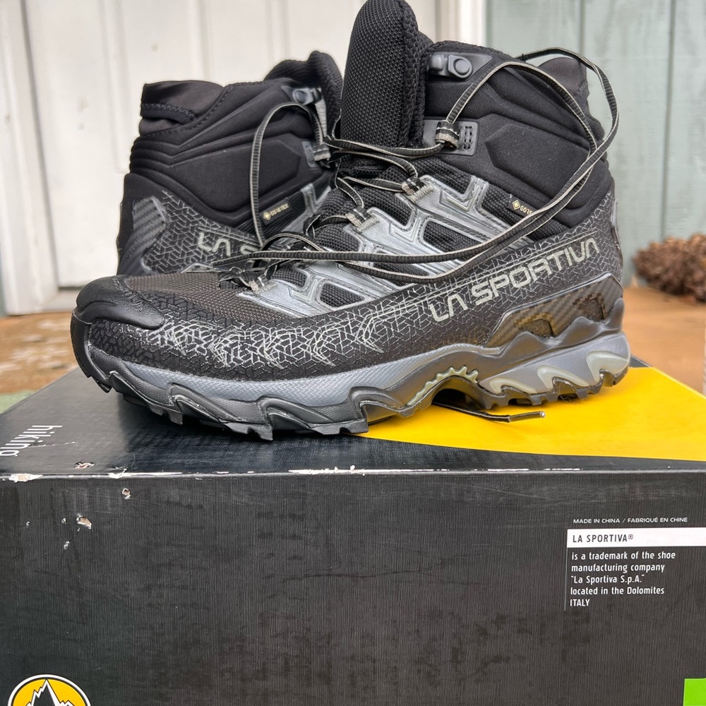 La Sportiva ultra raptor mid hiking boots
